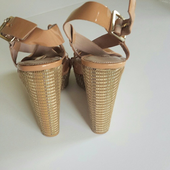 Vince Camuto Women's Hattie Strappy Wedge Sandals - Picture 3 of 7